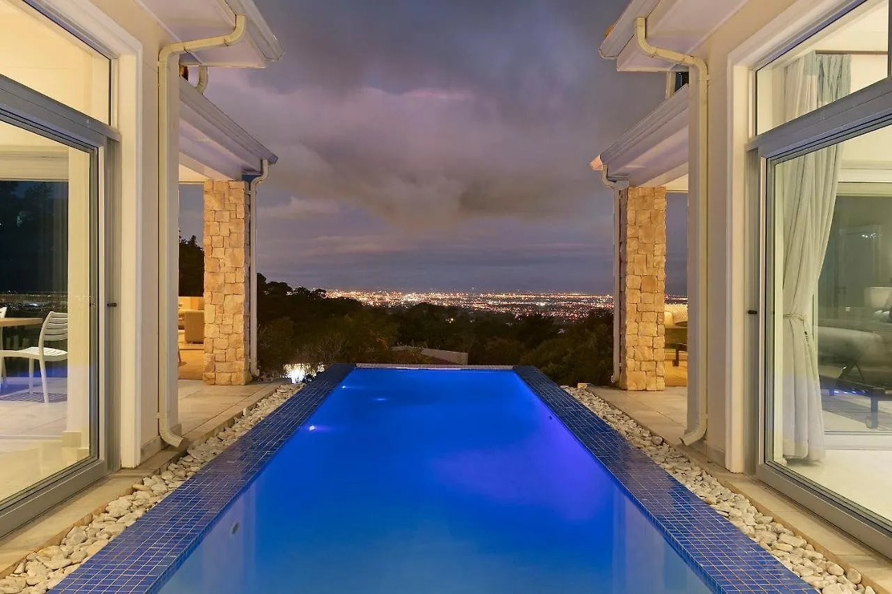 Two Luxury Villas - 9-Bed - Lyonesse & Lyons Den Cape Town