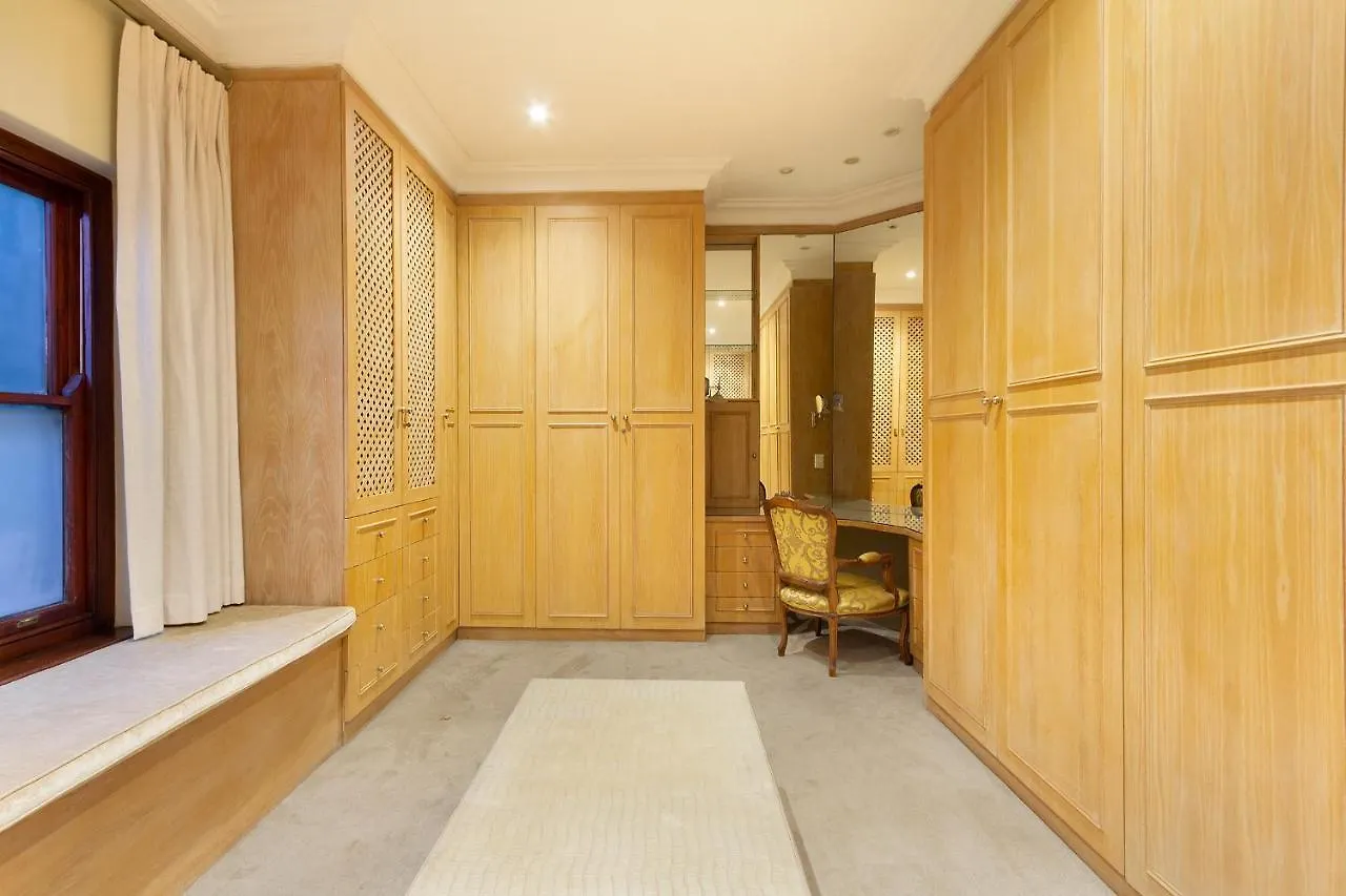Two Luxury Villas - 9-Bed - Lyonesse & Lyons Den Cape Town