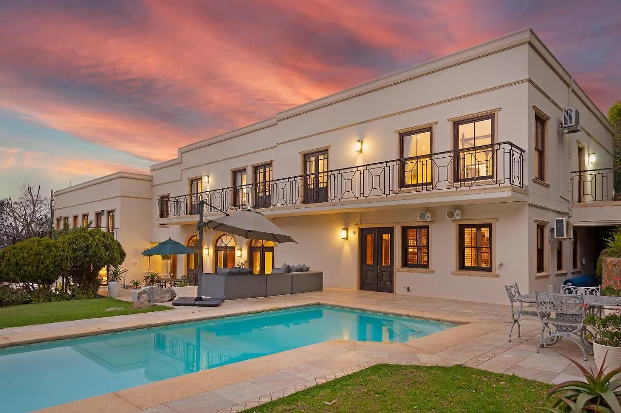 Two Luxury Villas - 9-Bed - Lyonesse & Lyons Den Cape Town