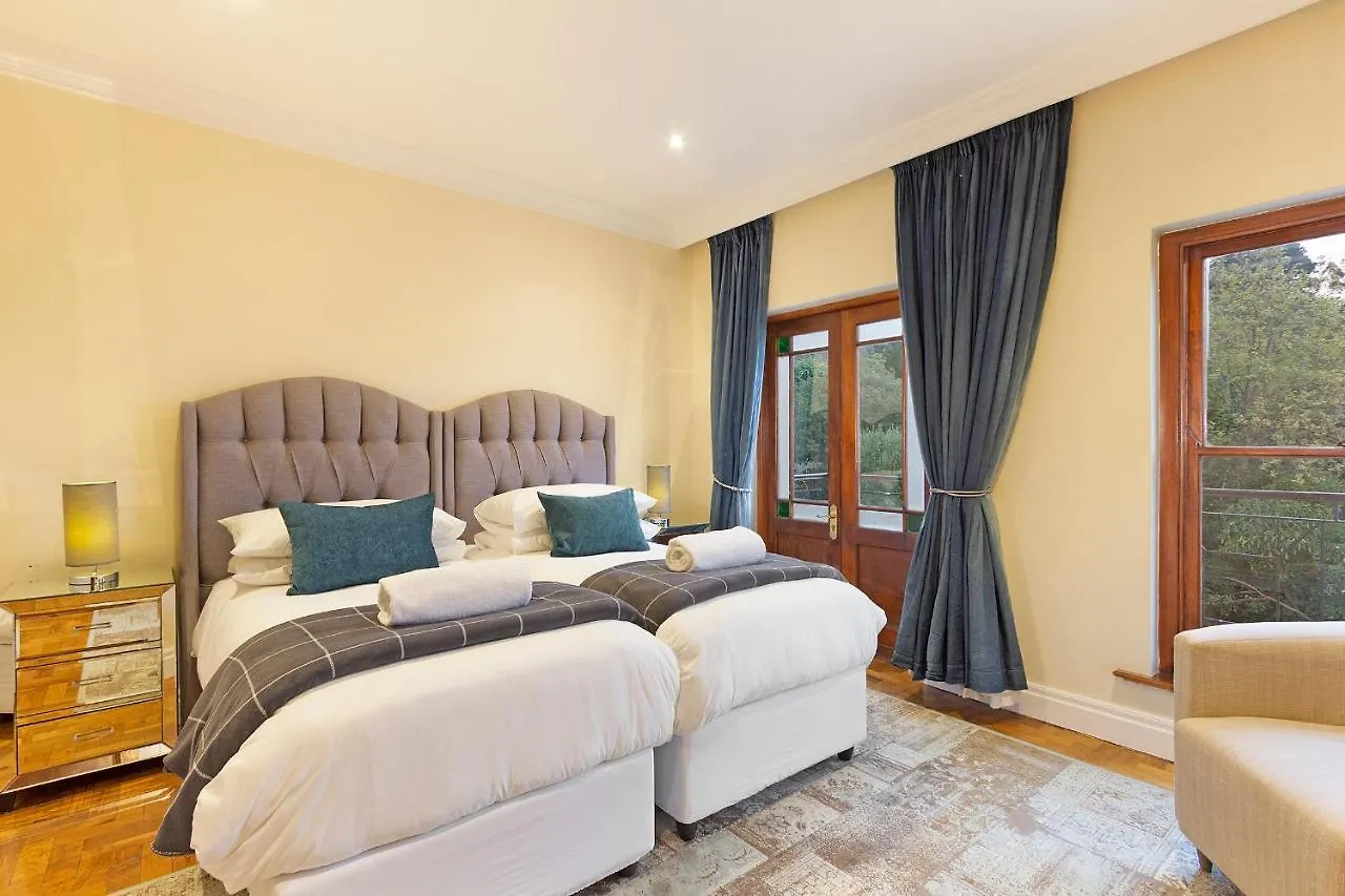 Two Luxury Villas - 9-Bed - Lyonesse & Lyons Den Cape Town South Africa