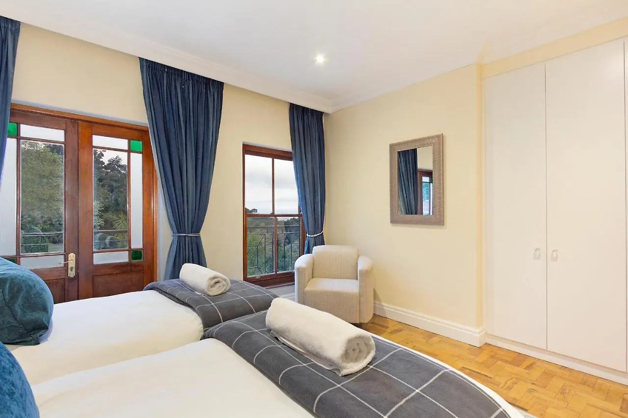 Two Luxury Villas - 9-Bed - Lyonesse & Lyons Den Cape Town South Africa