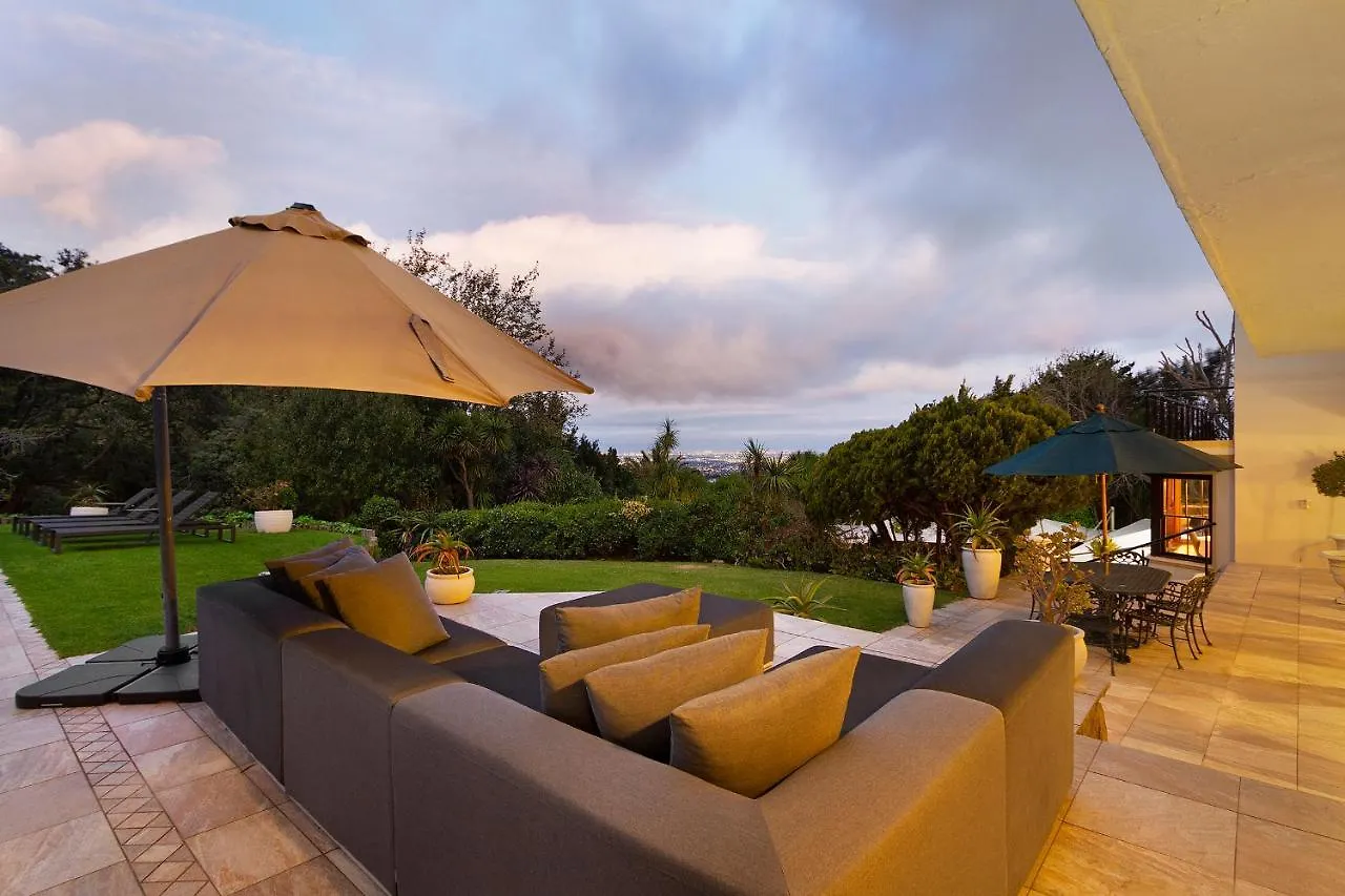 Two Luxury Villas - 9-Bed - Lyonesse & Lyons Den Cape Town